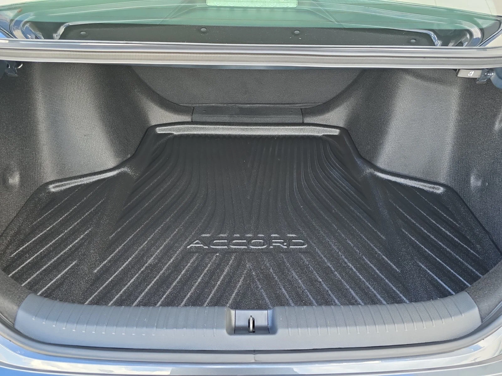 2024 Honda Accord LX - Photo 12