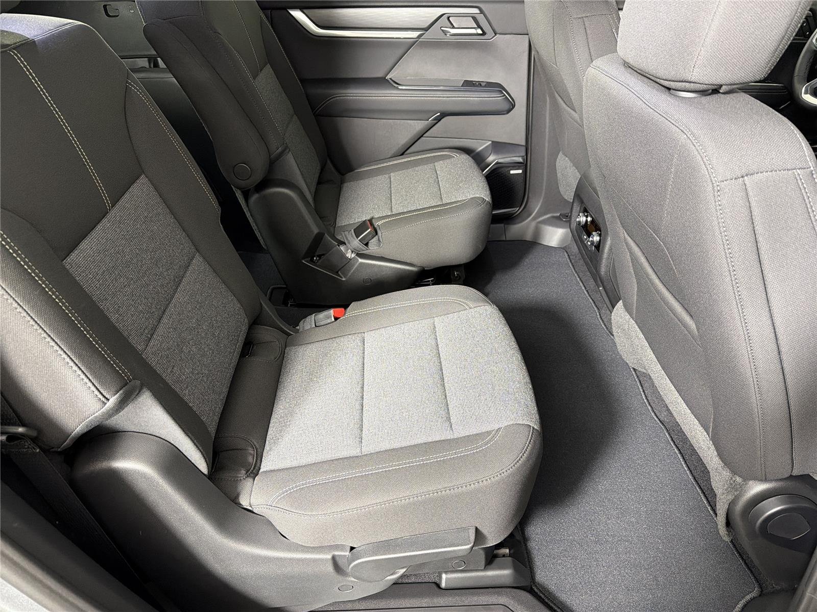 2026 GMC Acadia Elevation - Photo 14