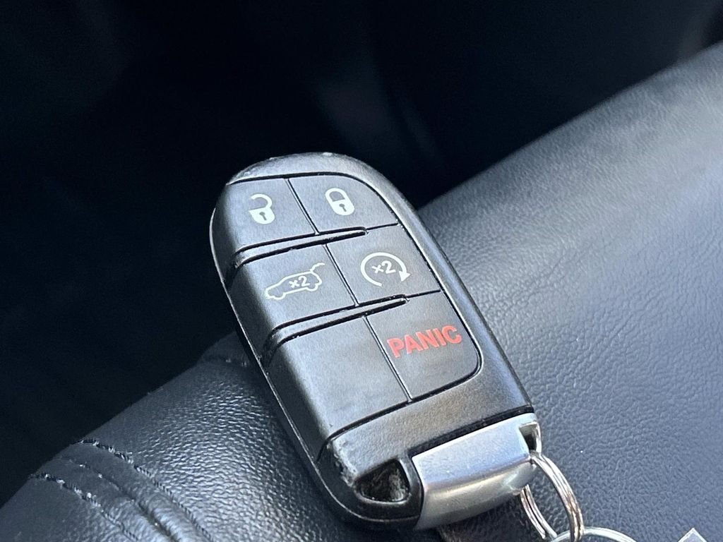 Used 2019 White Jeep Limited image 32