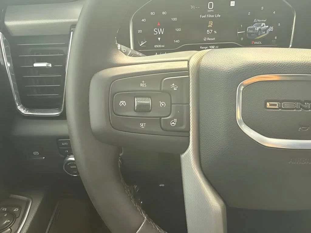 Used 2025 Onyx Black GMC Denali image 17