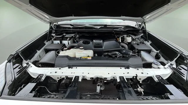 Used 2022 White Toyota SR5 image 32