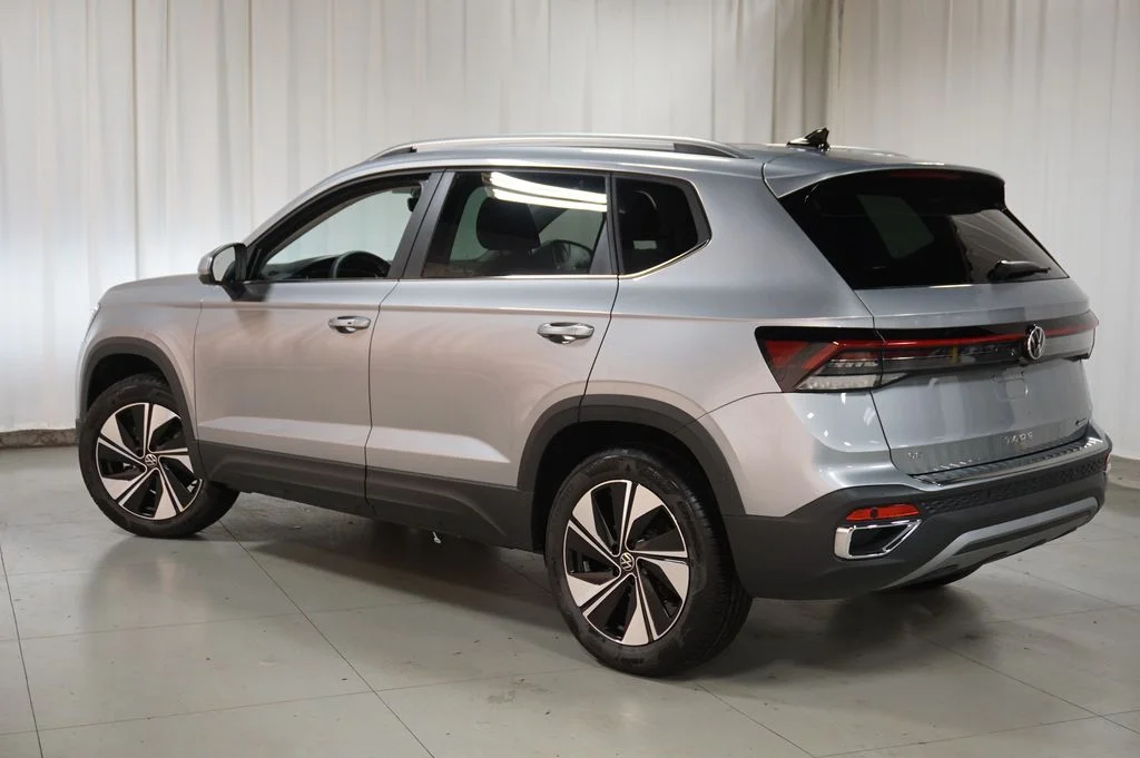 New 2026 Silver Volkswagen 1.5T SE image 8