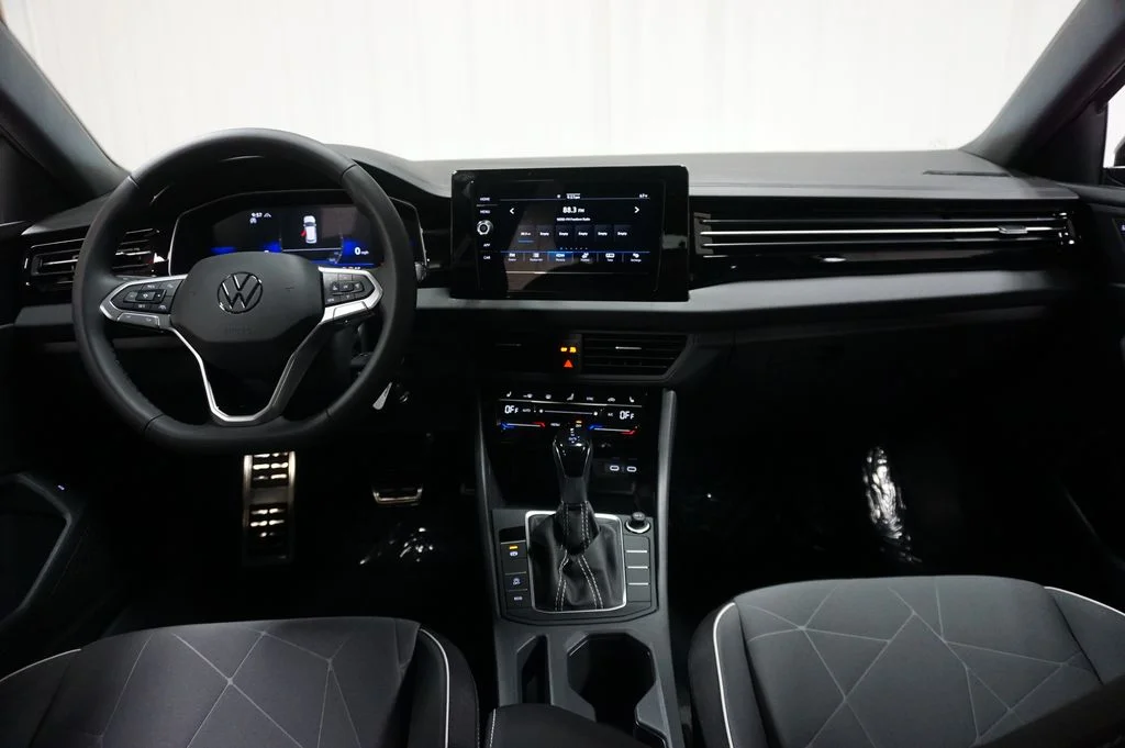 New 2026 Deep Black Volkswagen 1.5T Sport image 13