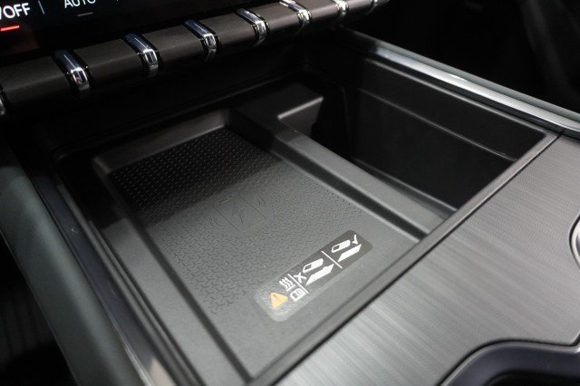 2026 GMC Acadia AT4 - Photo 32