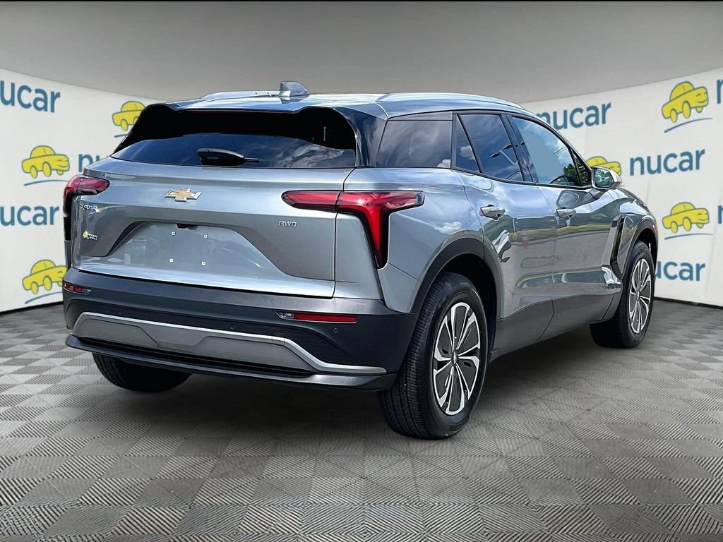 Used 2024 Gray Chevrolet LT image 6