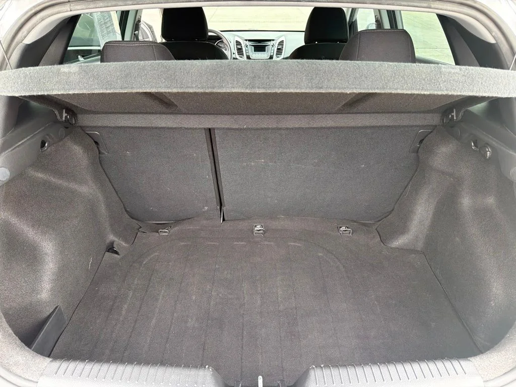 Used 2016 Silver Hyundai Base image 21