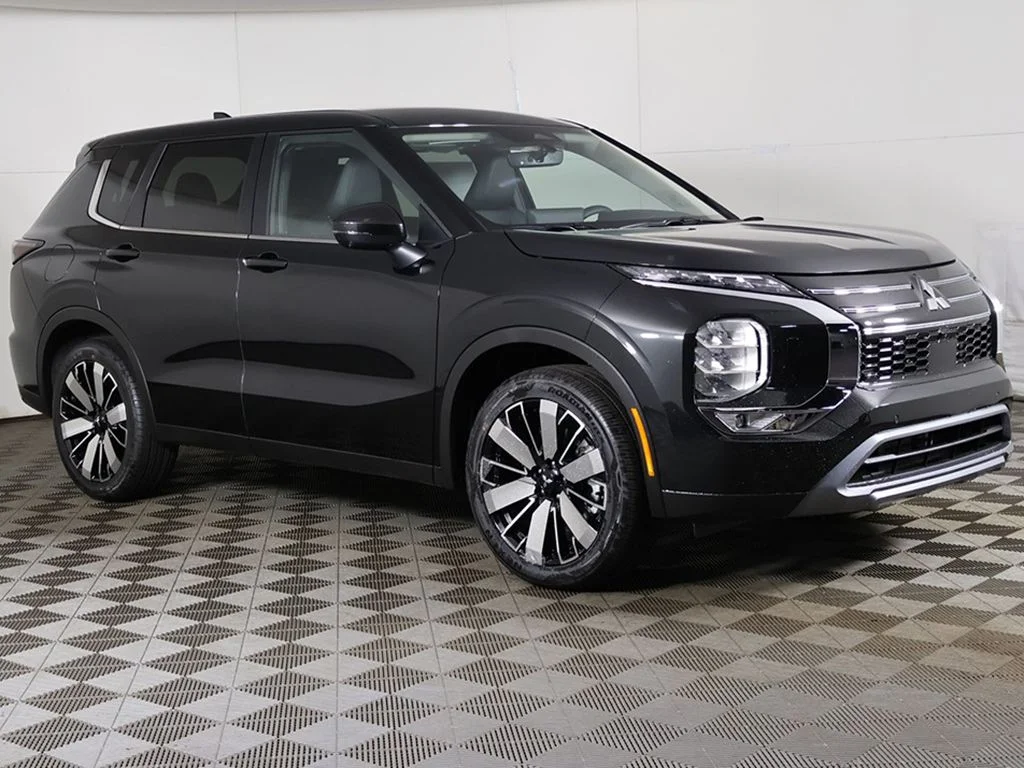 New 2026 Black Mitsubishi SE image 50