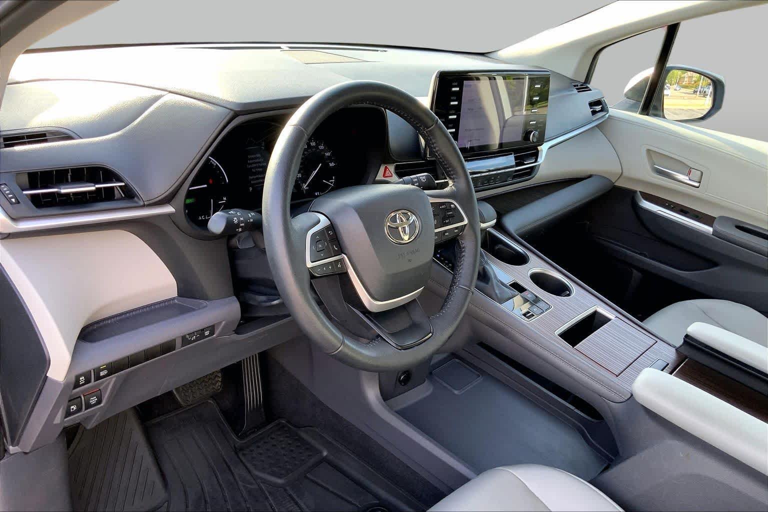 Used 2022 Celestial Silver Metallic Toyota XLE image 17