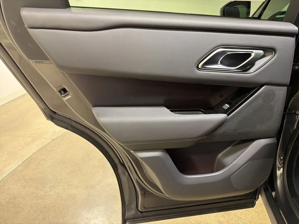 New 2026  Land Rover P250 Base image 20