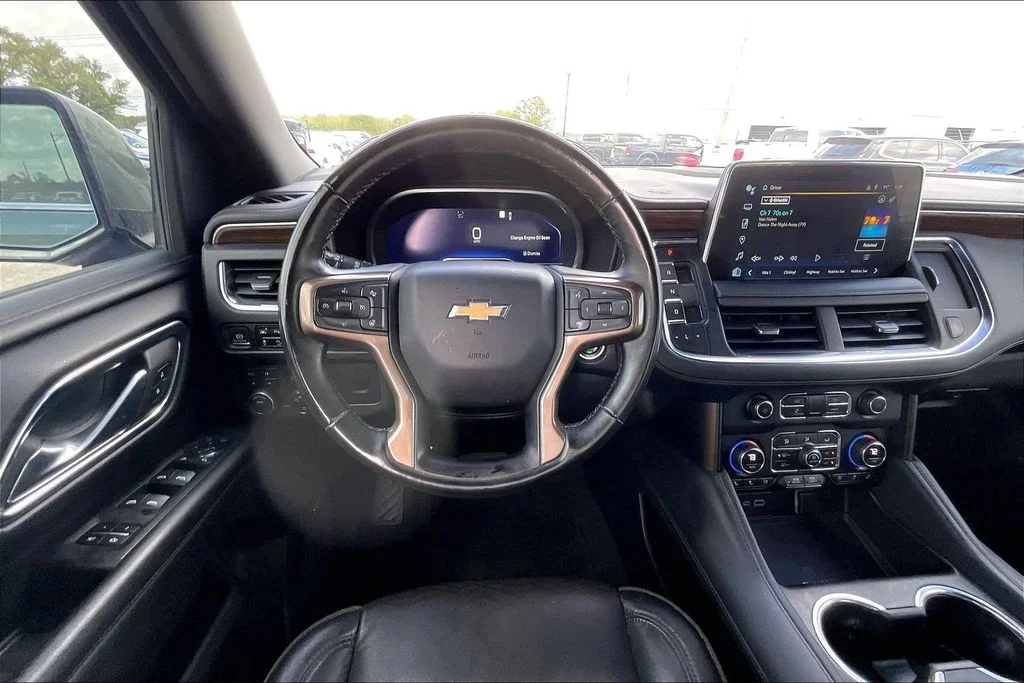 Used 2023 Green Chevrolet High Country image 8