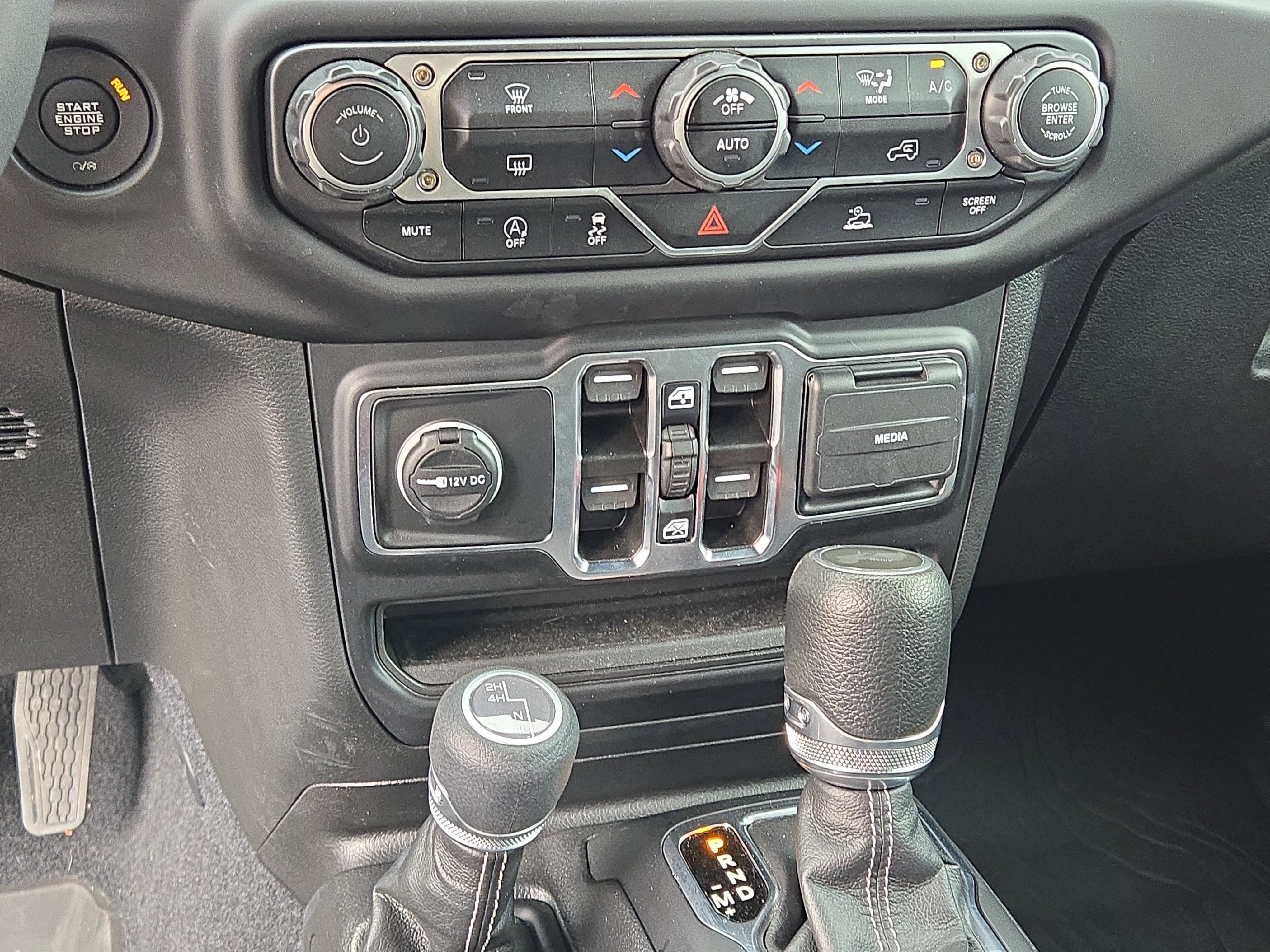 2023 Jeep Wrangler 4-Door Sahara - Photo 29