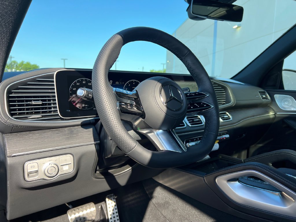 New 2026 MANUFAKTUR Silicon Grey Mercedes-Benz GLS 450 image 16