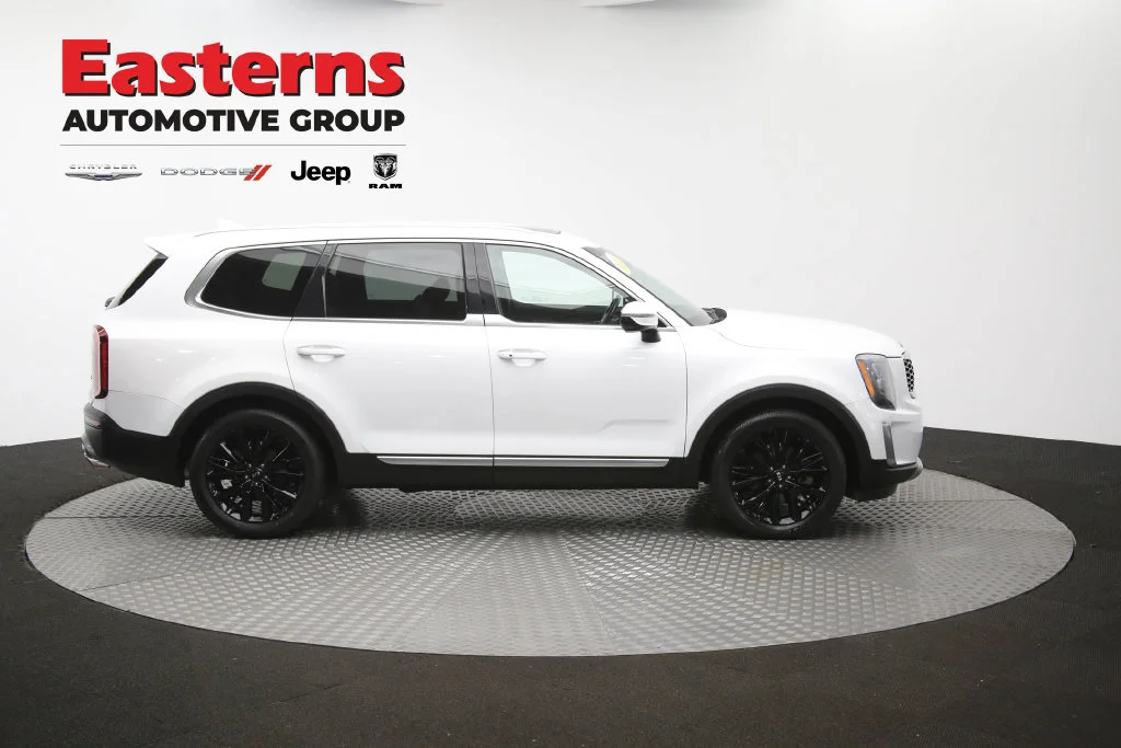 Used 2020 White Kia SX image 52