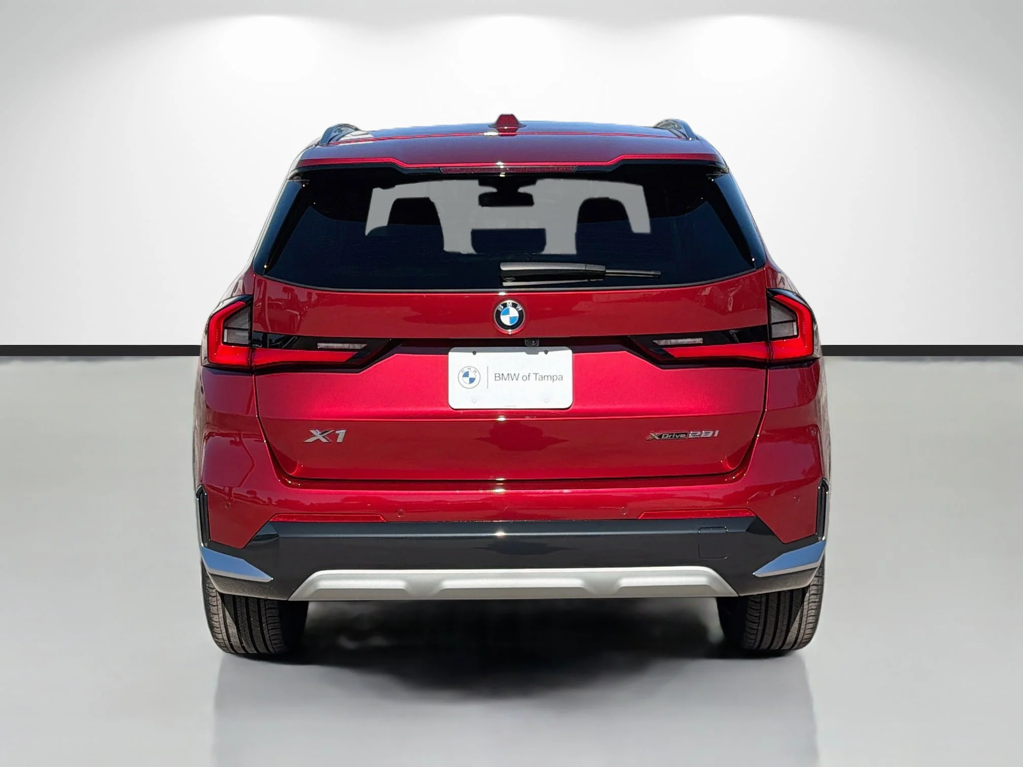Used 2026 Vegas Red Metallic BMW xDrive28i image 4