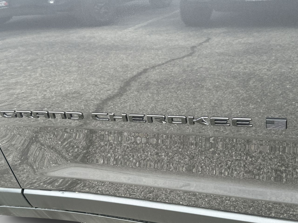 New 2025 Baltic Gray Metallic Clear-Coat Exterior Paint Jeep Altitude X image 44