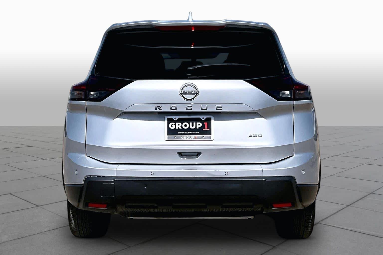 Used 2025 Brilliant Silver Metallic Nissan SV image 5