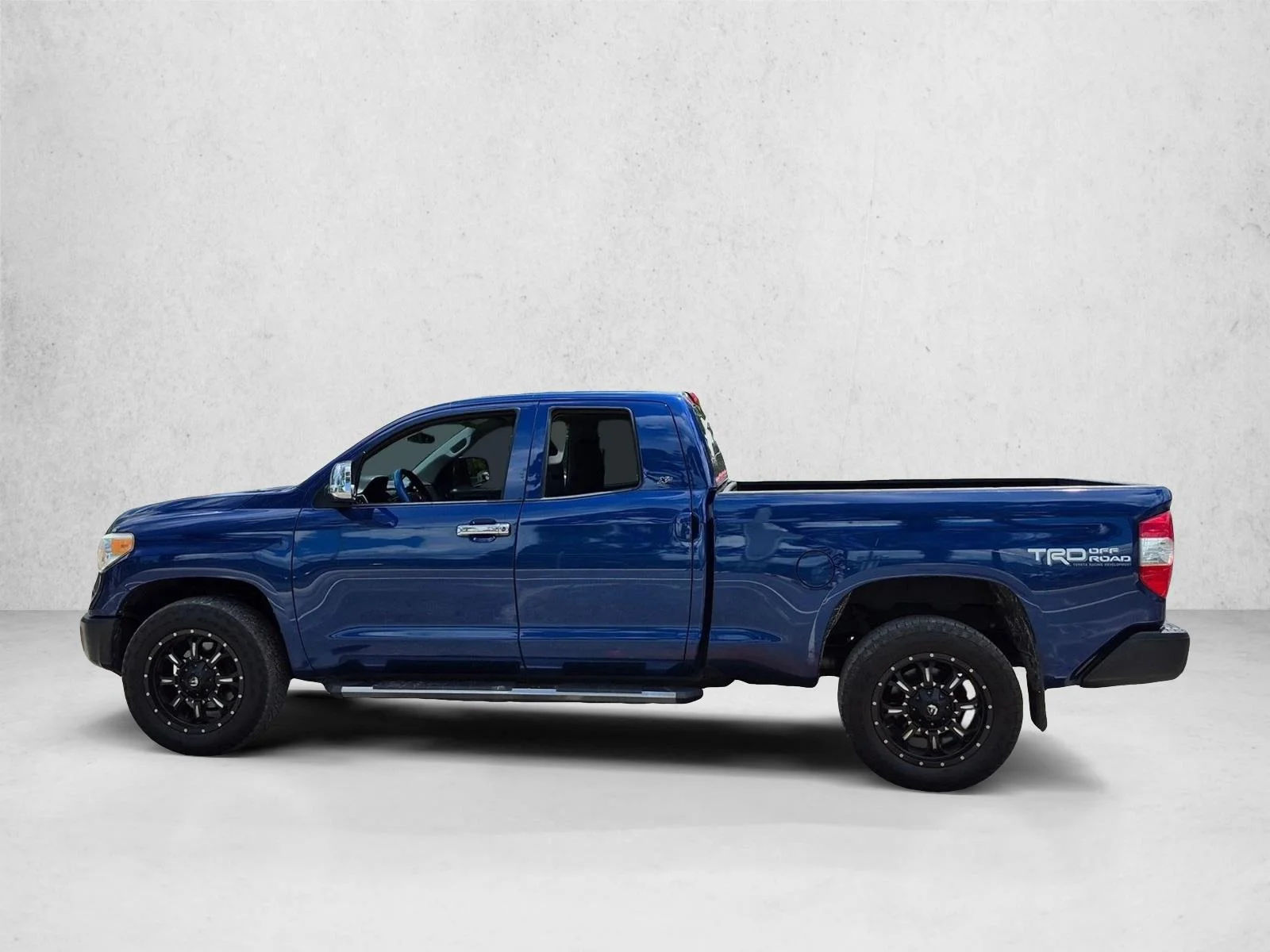 Used 2015 Blue Ribbon Metallic Toyota SR image 8