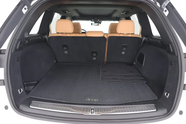 Used 2025 White/off-white Jeep Summit Reserve image 33