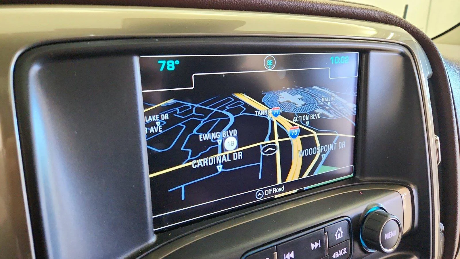 Used 2016 IRIDESCENT PEARL TRICOAT Chevrolet High Country image 21