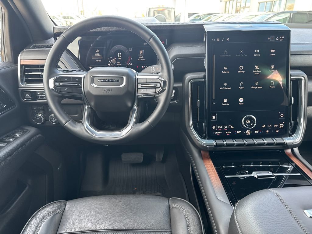 2025 GMC Yukon Denali - Photo 19