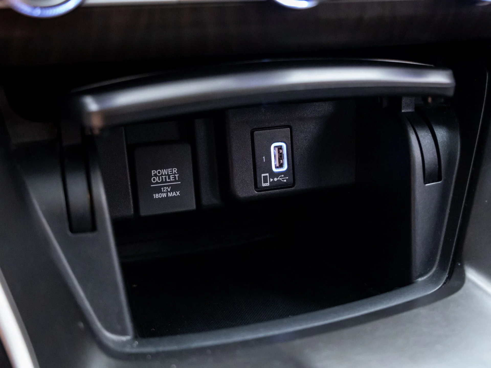 Used 2018  Honda EX image 24