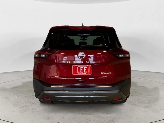 Certified Used 2023 Red Nissan SL image 4