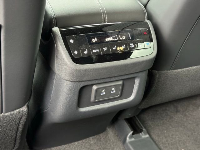 New 2027 2T RAD WHT INFINITI Sport AWD image 36