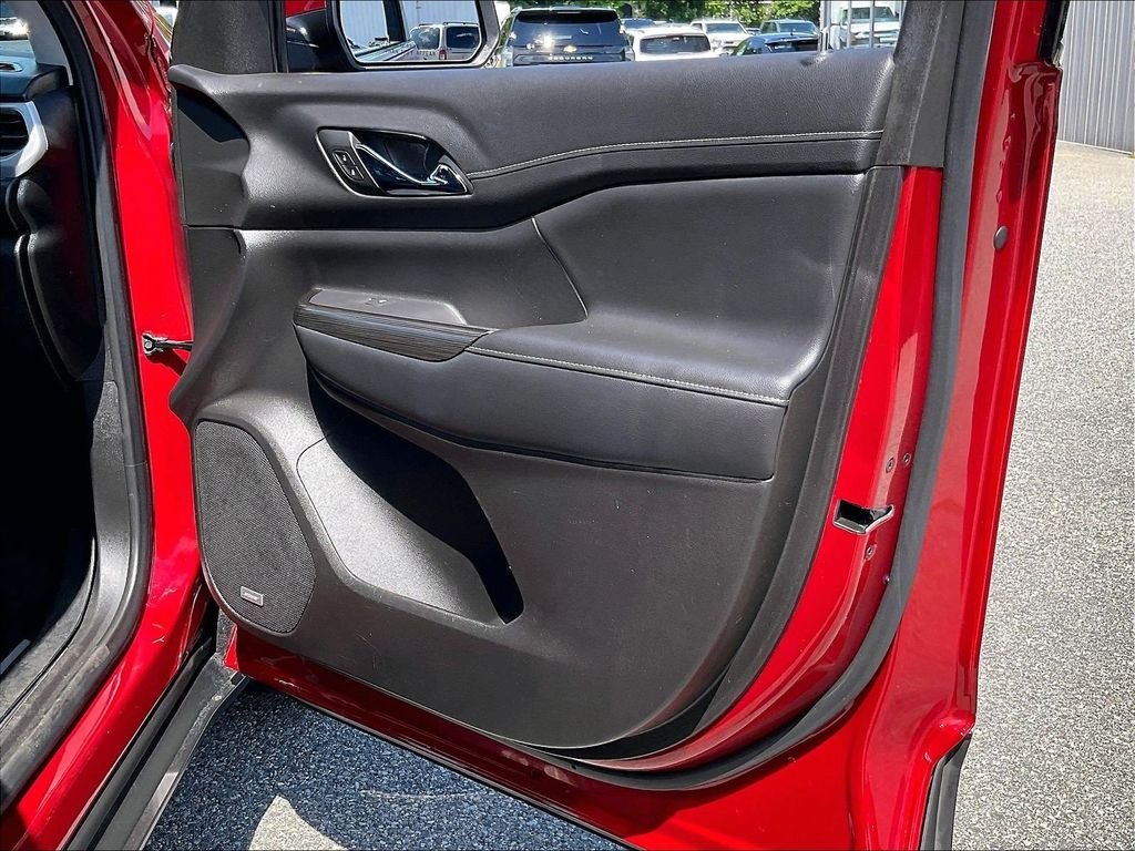 Used 2022 Cayenne Red Tintcoat GMC SLT image 12