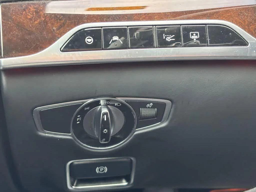 Used 2020 Obsidian Black Metallic Mercedes-Benz S 560 image 24