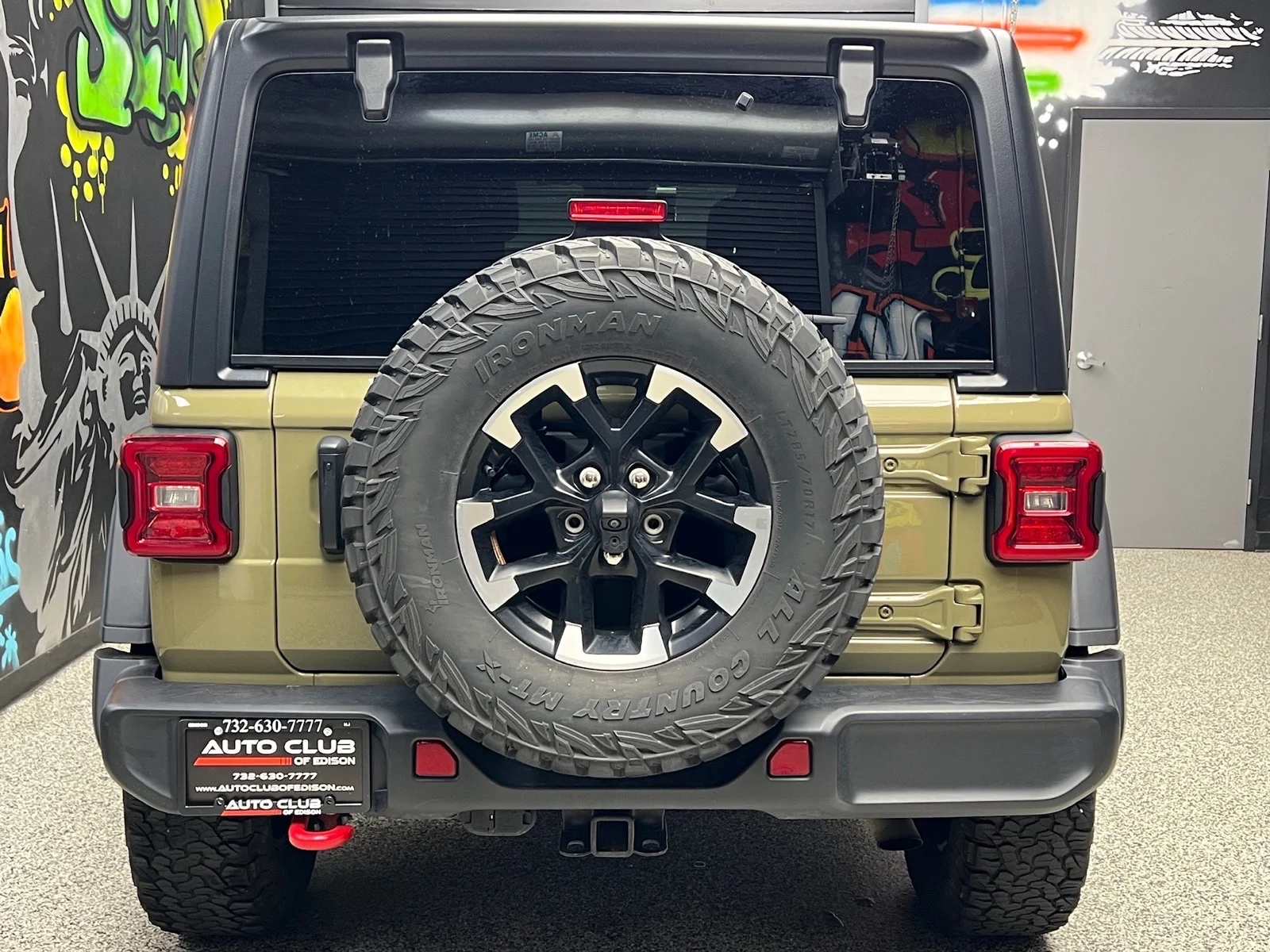 Used 2025  Jeep Rubicon image 5