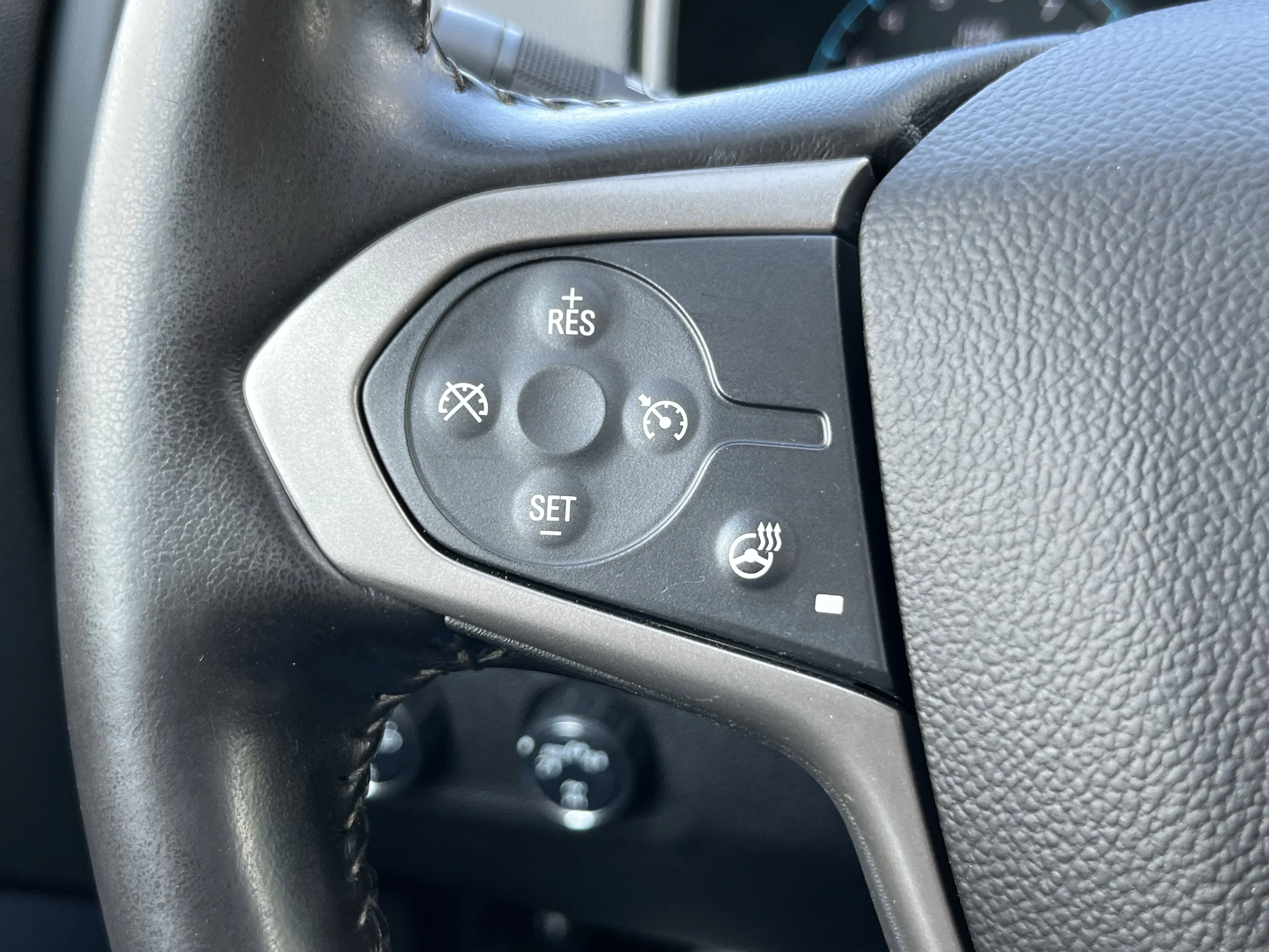Used 2019 Pacific Blue Metallic Chevrolet Z71 image 24