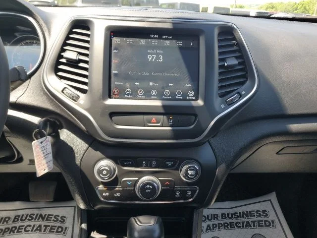 Used 2022 Gray Jeep X image 21