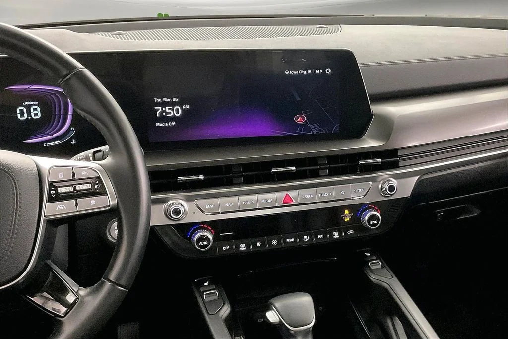 Certified Used 2025 Green Kia S image 10