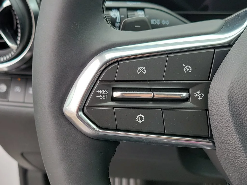 New 2027 Summit White Chevrolet LT image 10
