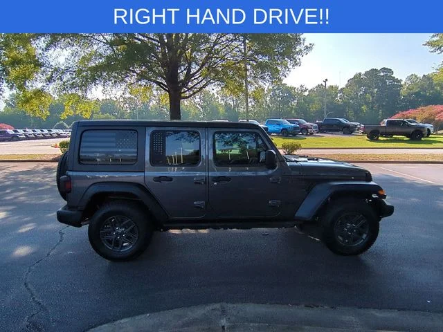 Used 2024 Gray Jeep Sport RHD image 6