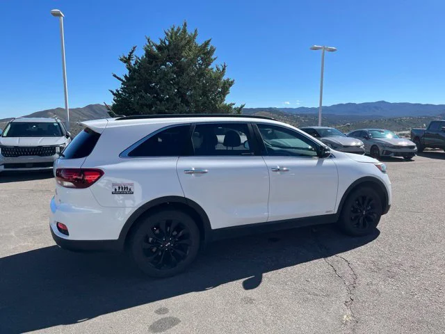Used 2020 Snow White Pearl Kia S V6 image 7