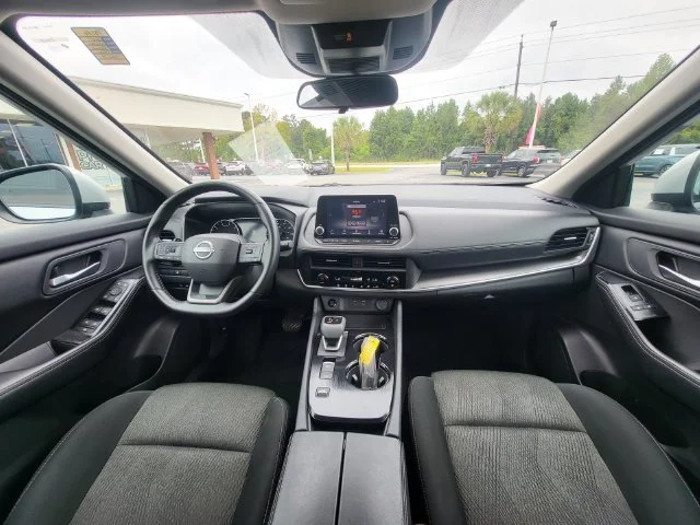 Used 2025 Silver Nissan SV image 14