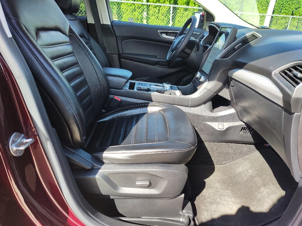 Used 2021 Burgundy Velvet Metallic Tinted Clearcoat Ford SEL image 15