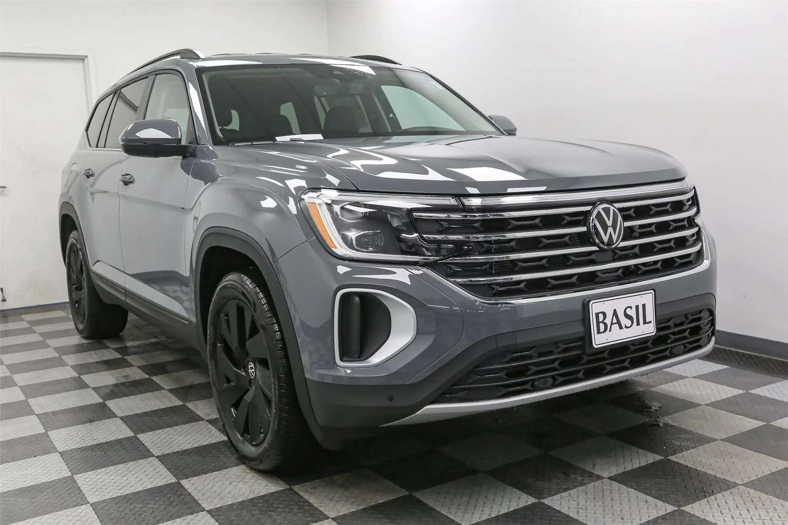 New 2026 Pure Gray Volkswagen 2.0T SE w/Technology image 2