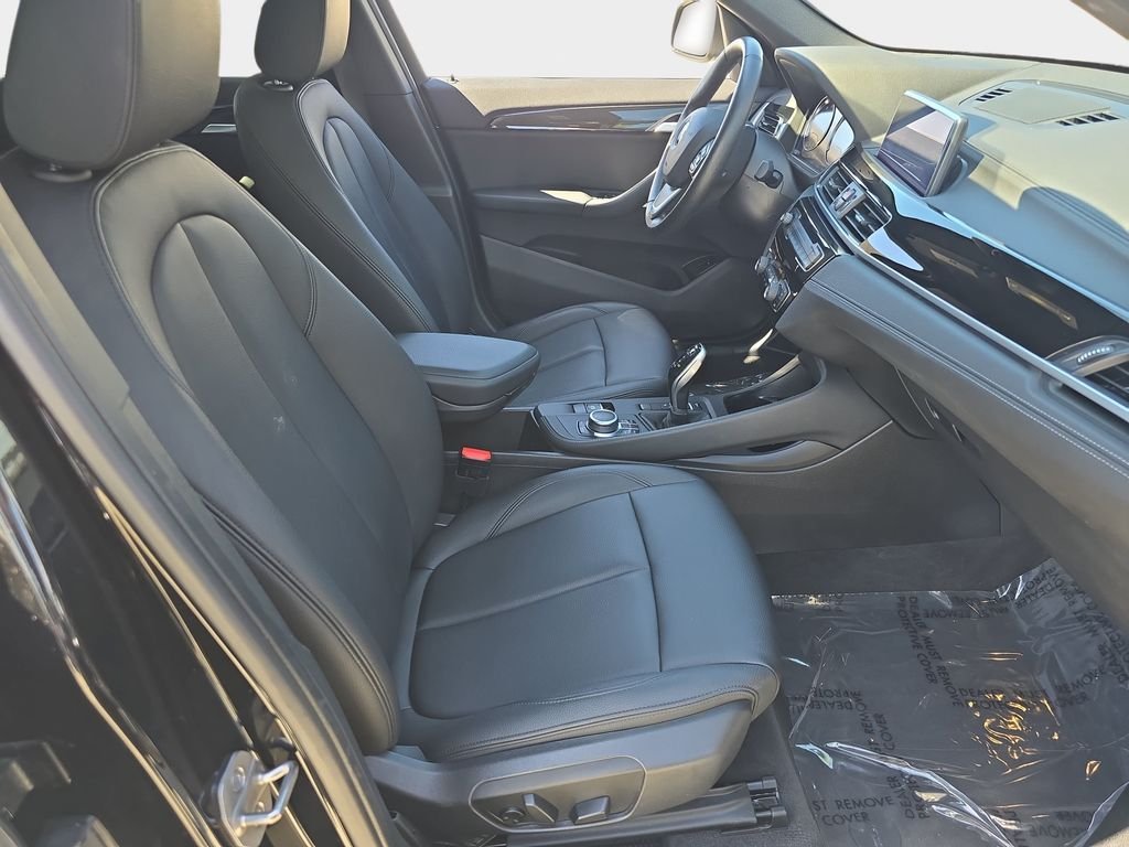 Used 2021 Black BMW sDrive28i image 12