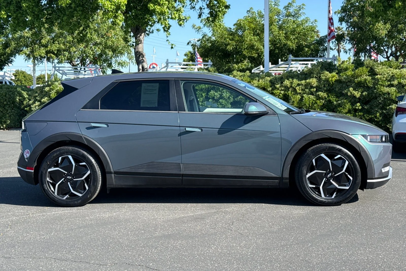 Used 2024 Digital Teal Hyundai SEL image 3