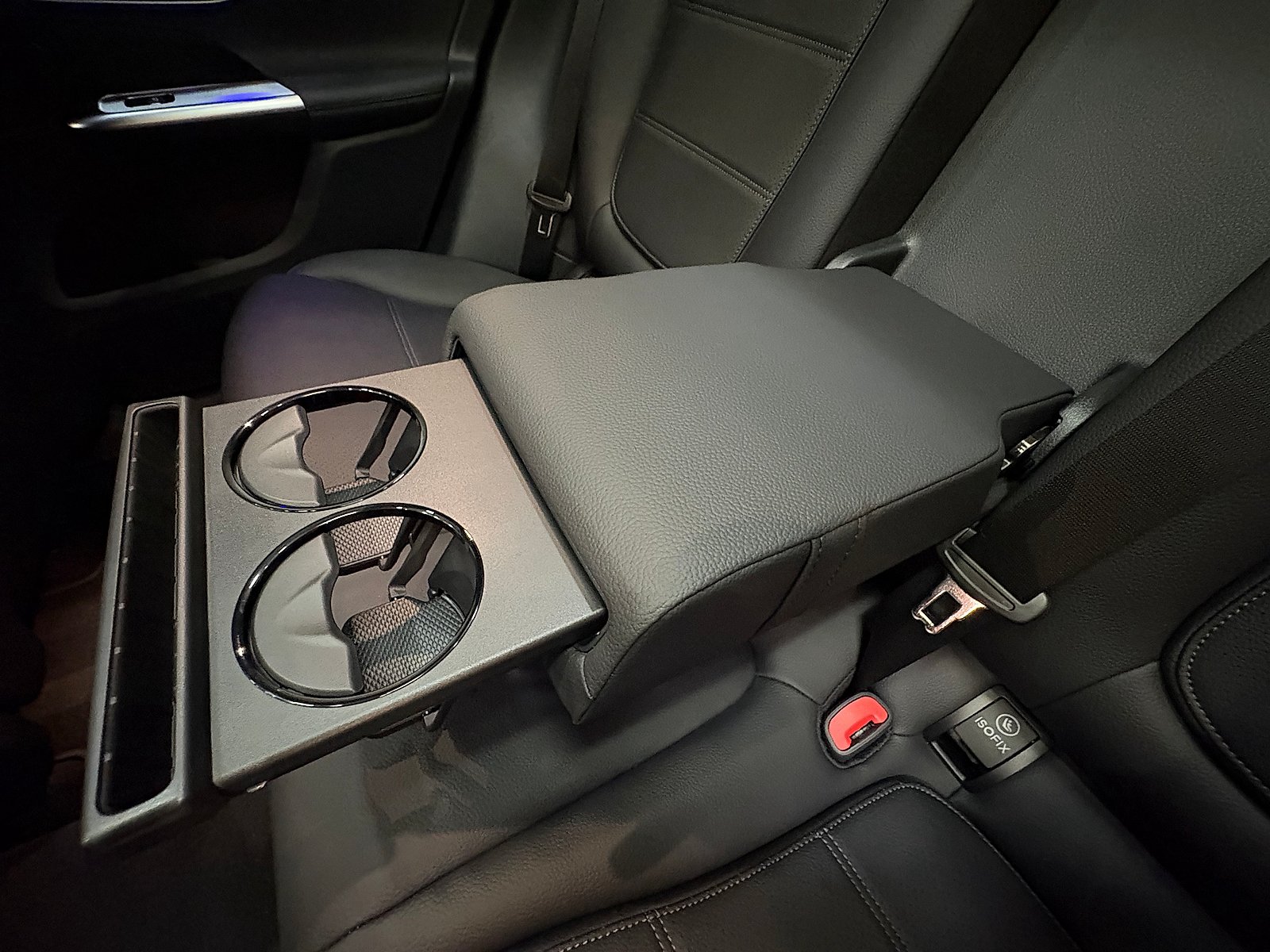New 2027 MANUFAKTUR exclusive graphite grey magno Mercedes-Benz GLC 300 image 27