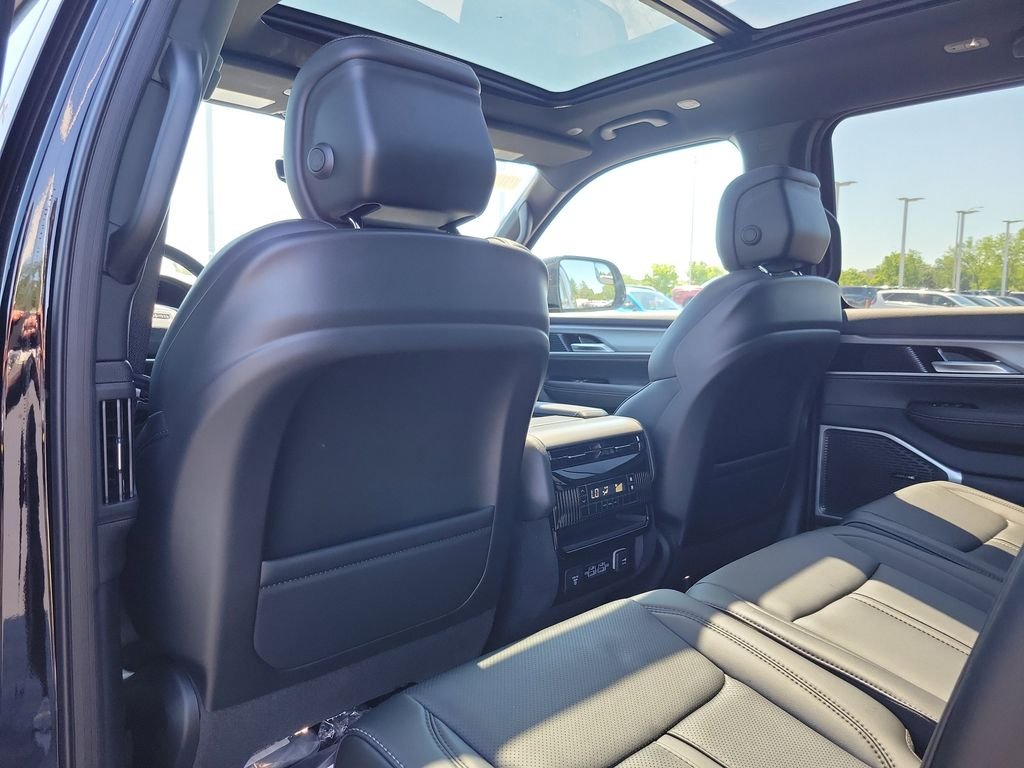 New 2026 High Gloss Black Exterior Paint Jeep Upland image 9