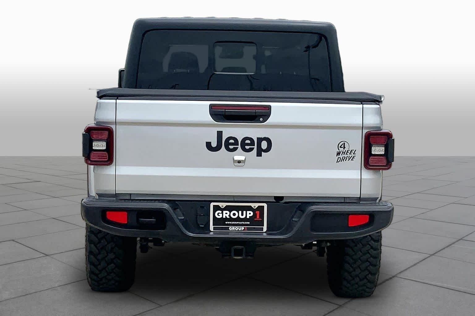 Used 2024 Silver Zynith Clearcoat Jeep Willys image 9