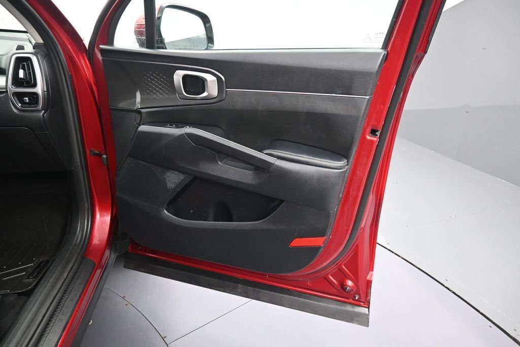 Used 2021 Passion Red Tintcoat Kia LX image 17