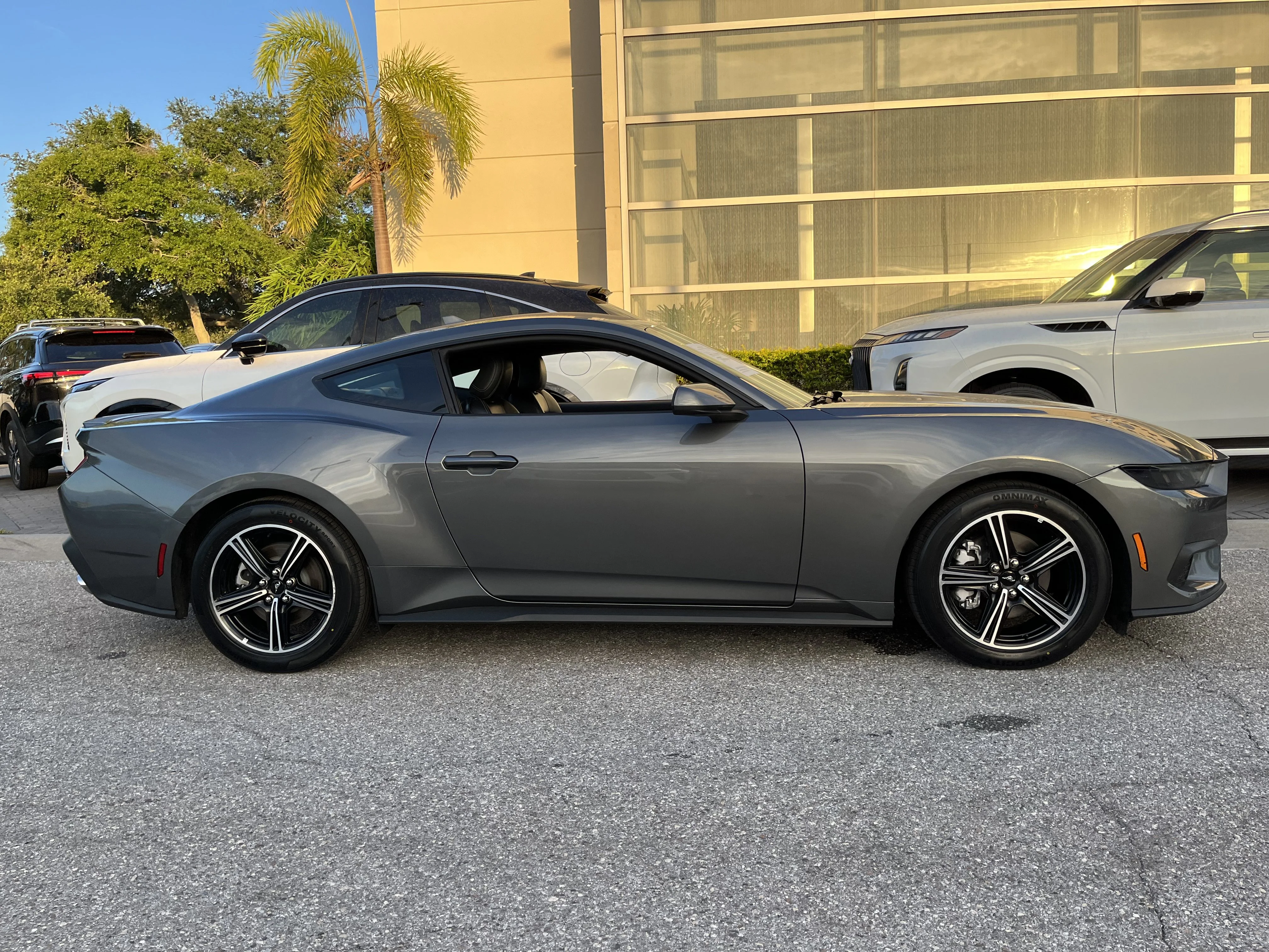 Used 2025 Carbonized Gray Metallic Ford EcoBoost Premium image 9