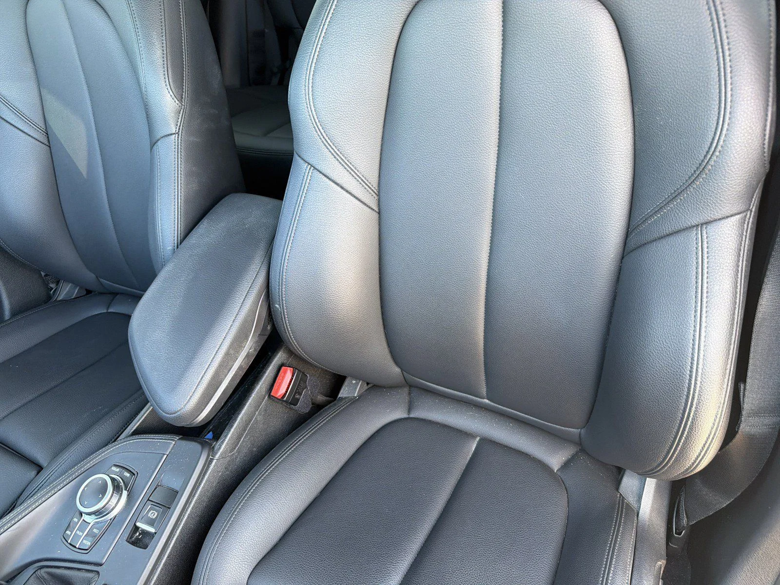Used 2020 Mediterranean Blue Metallic BMW sDrive28i image 23