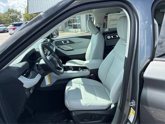 New 2026 Carbonized Gray Metallic Ford Platinum™ image 33