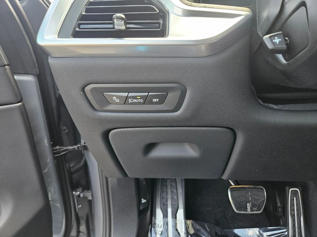 Certified Used 2026 Skyscraper Grey Metallic BMW M60i image 31