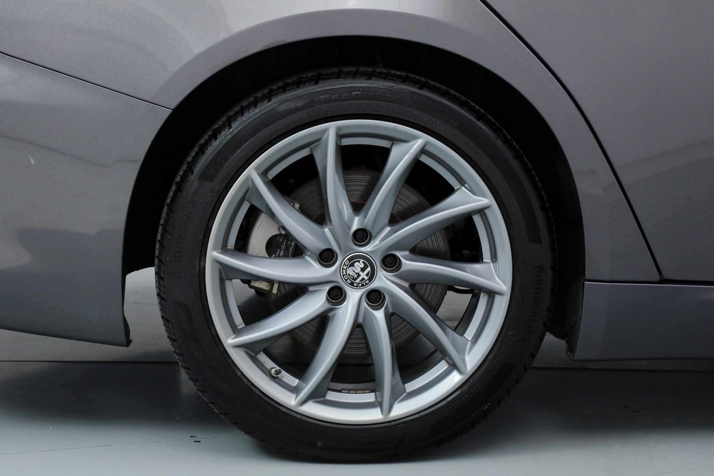 Used 2025 Gray Alfa Romeo  image 29